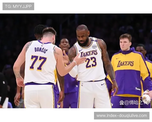 湖人东契奇詹姆斯双核驱动，客场挑战快船