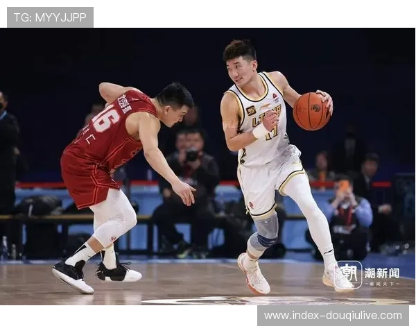 浙江广厦胡金秋与孙铭徽默契配合,成球队七连胜基石 浙江广厦胡金秋与孙铭徽默契配合,成球队七连胜基石