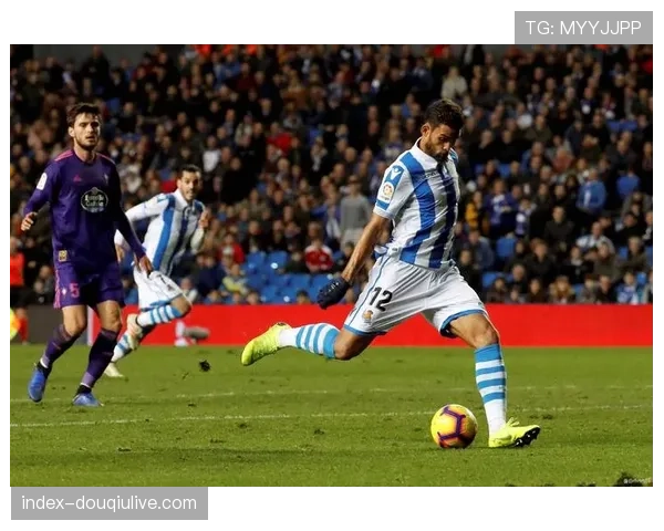 战术潮流追踪：西甲中下游球队模仿三中卫体系的原因与成效